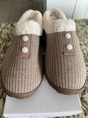 New Jessica Simpson Cozy Ribbed Slip-On Slippers 9/10